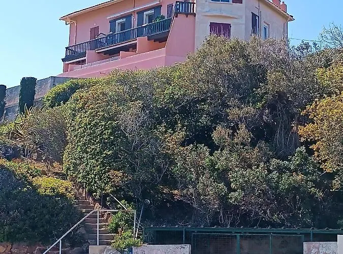 Anthėor, Vue Apartamento